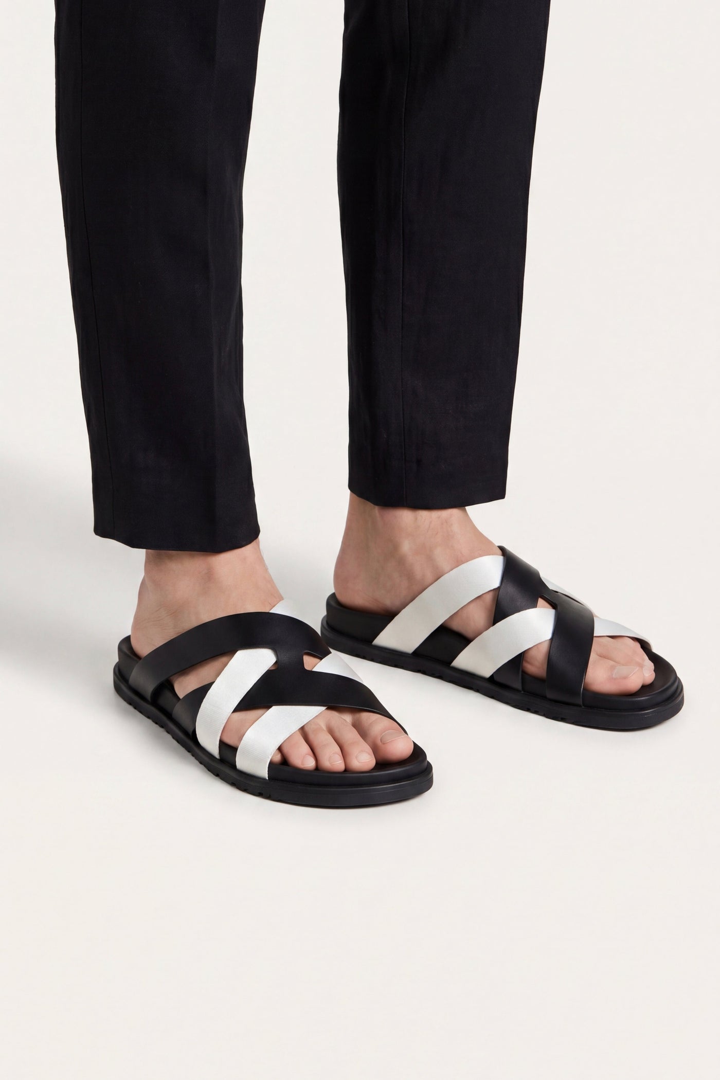 The Silba Set — Tuscana Sandal Black/White