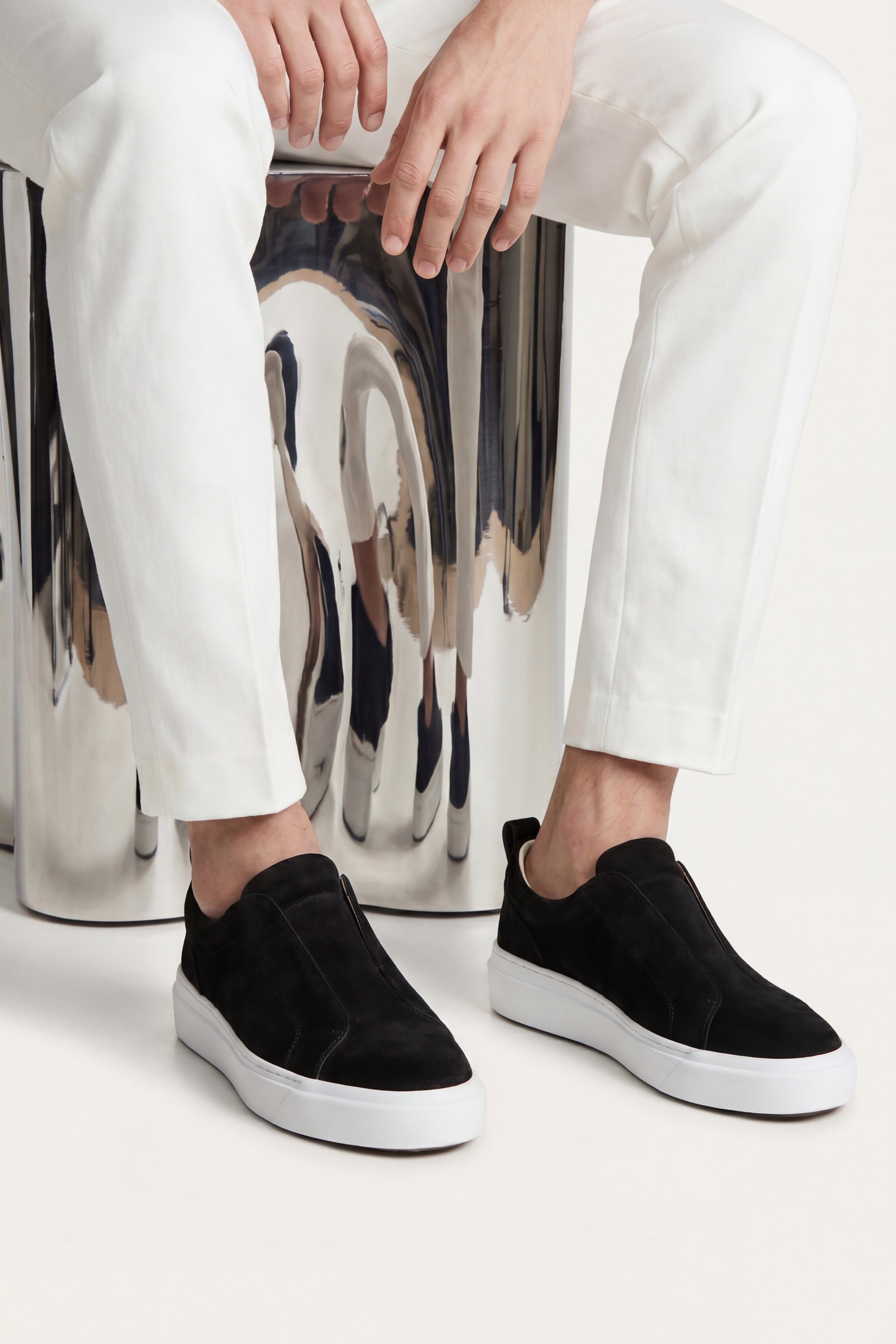 LeoMar V1 Suede Slip-On Black