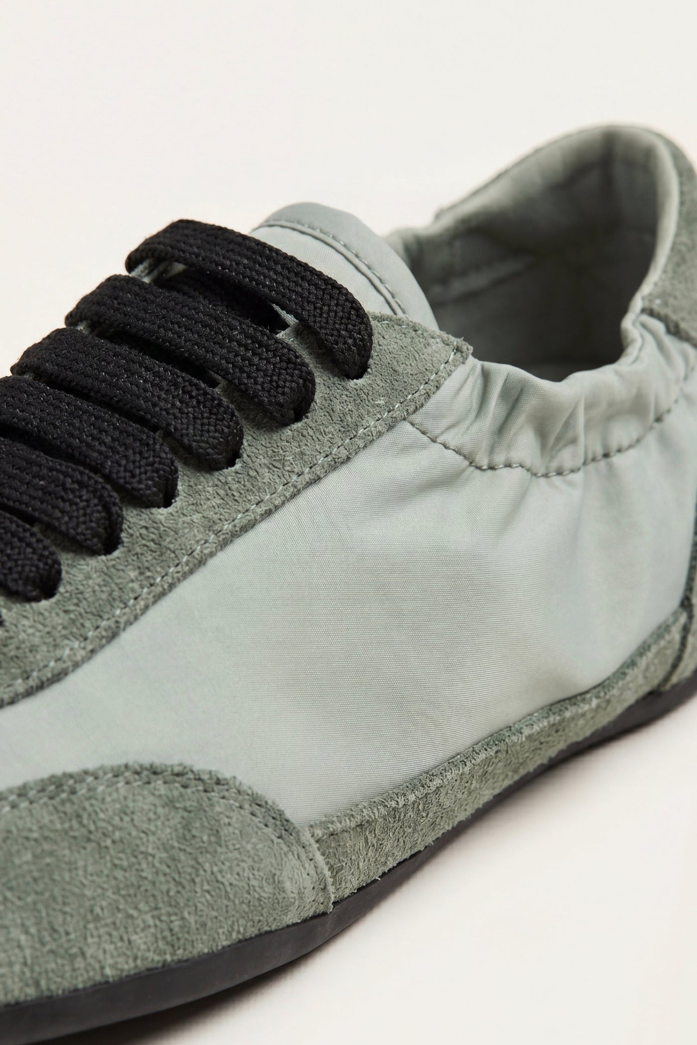 Averno Low Sneakers Sage Green