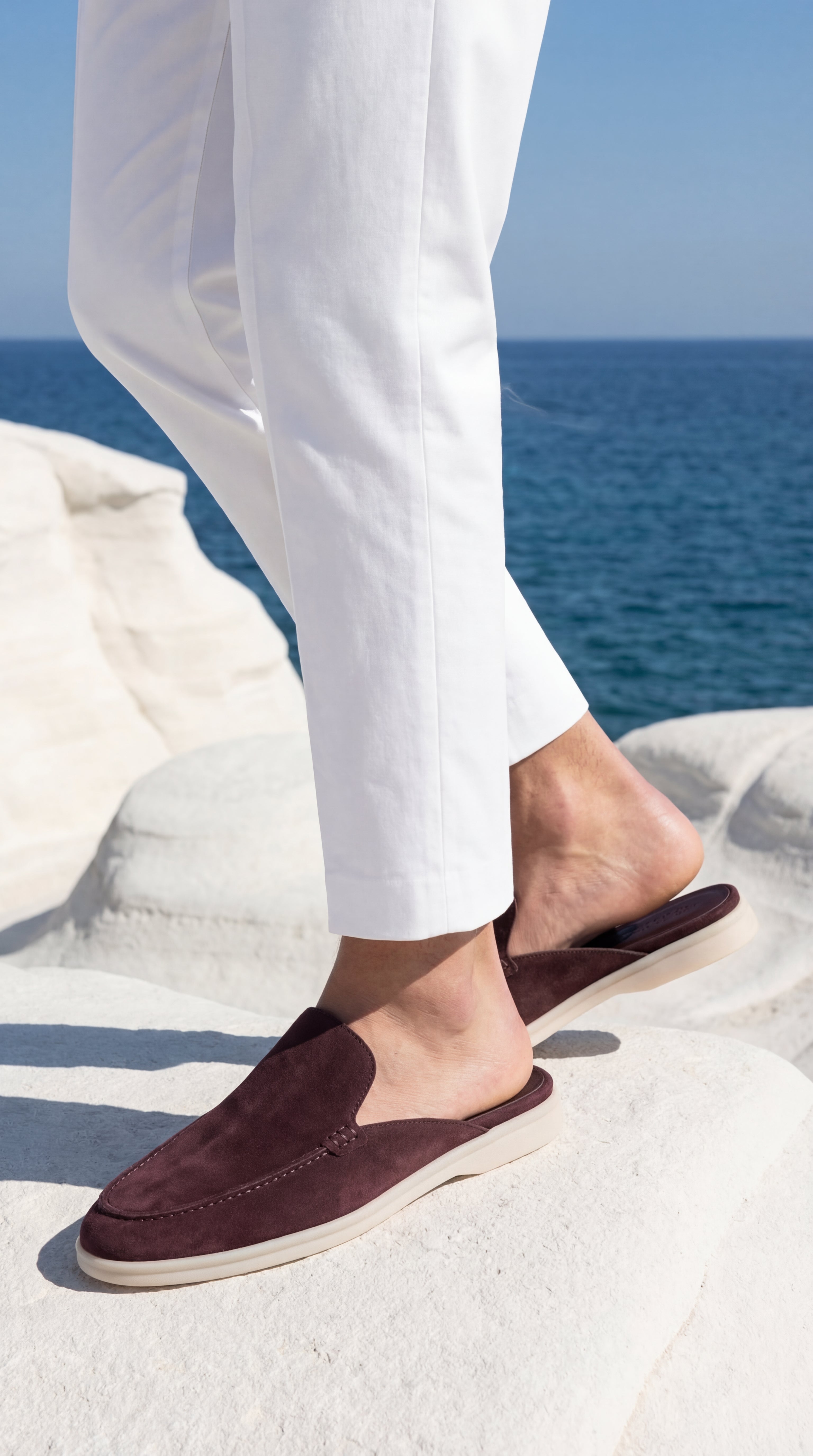 leoni--Ss2026_luxury_editorial_footwear_photography_using_delpmaspu_6