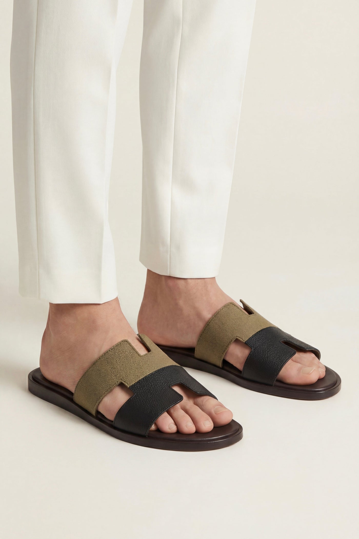 The Tkon Set — Arezzo Leather Sandal Olive & Black