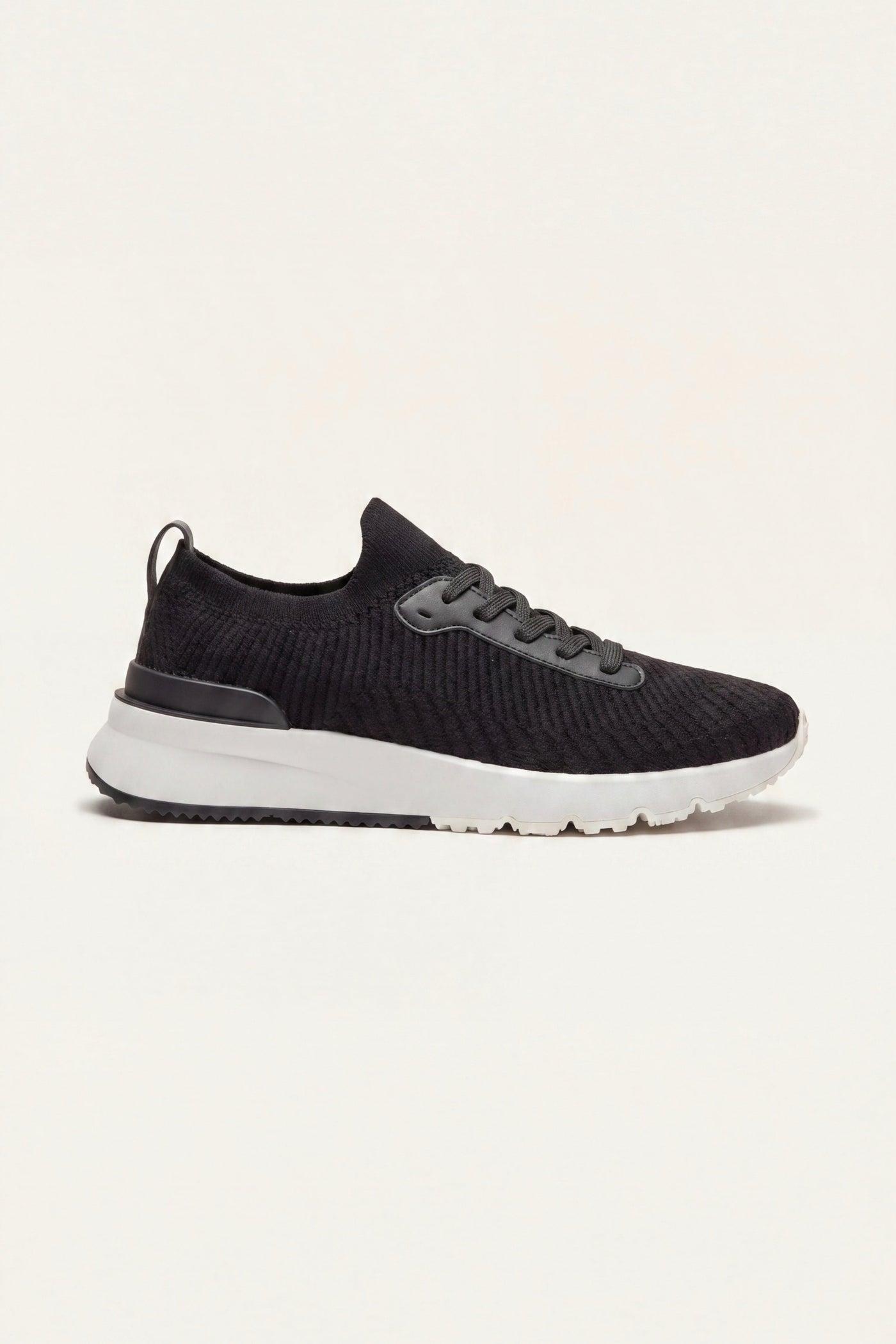 Avelino Mesh Runner Black
