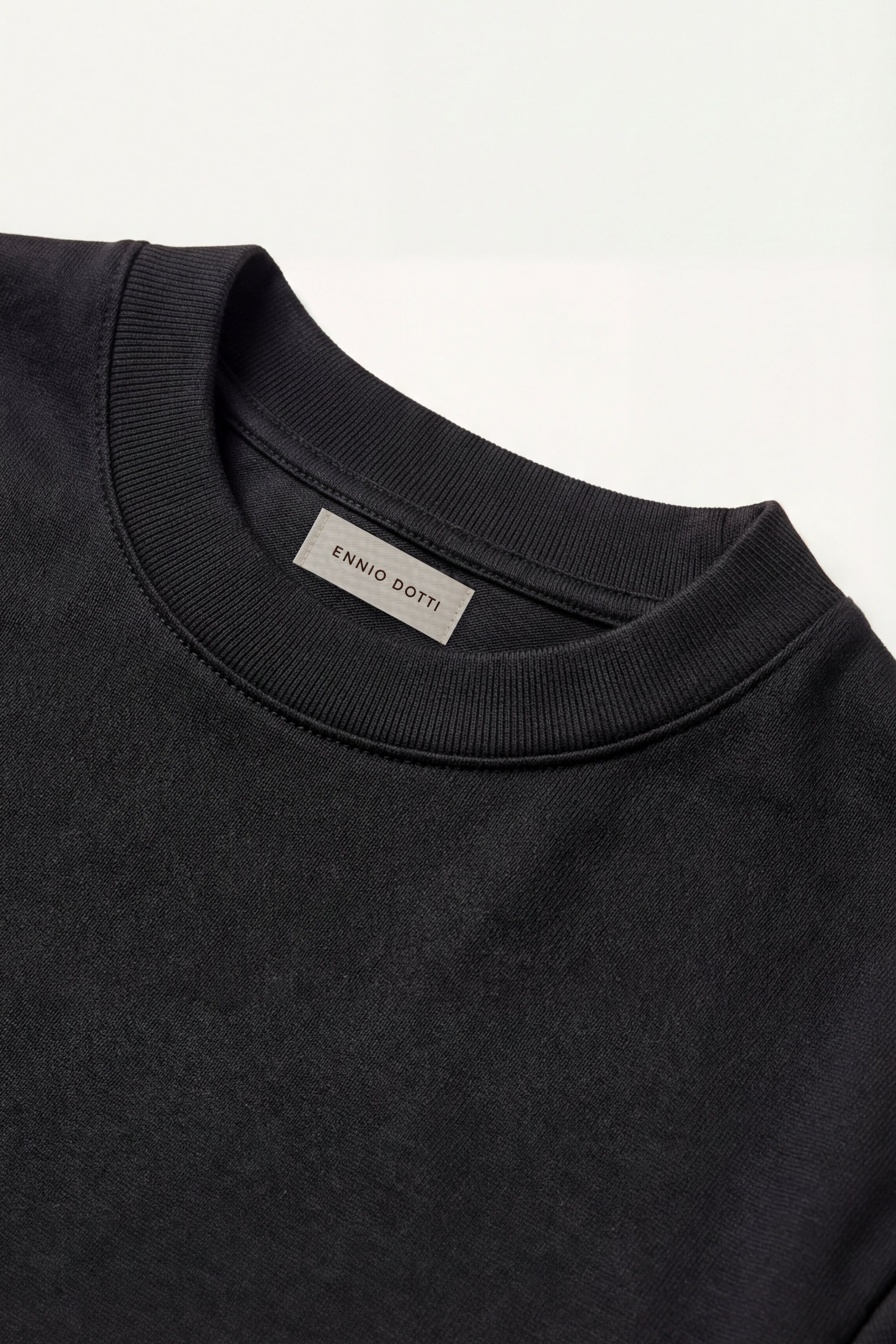 Eterna Tee Black