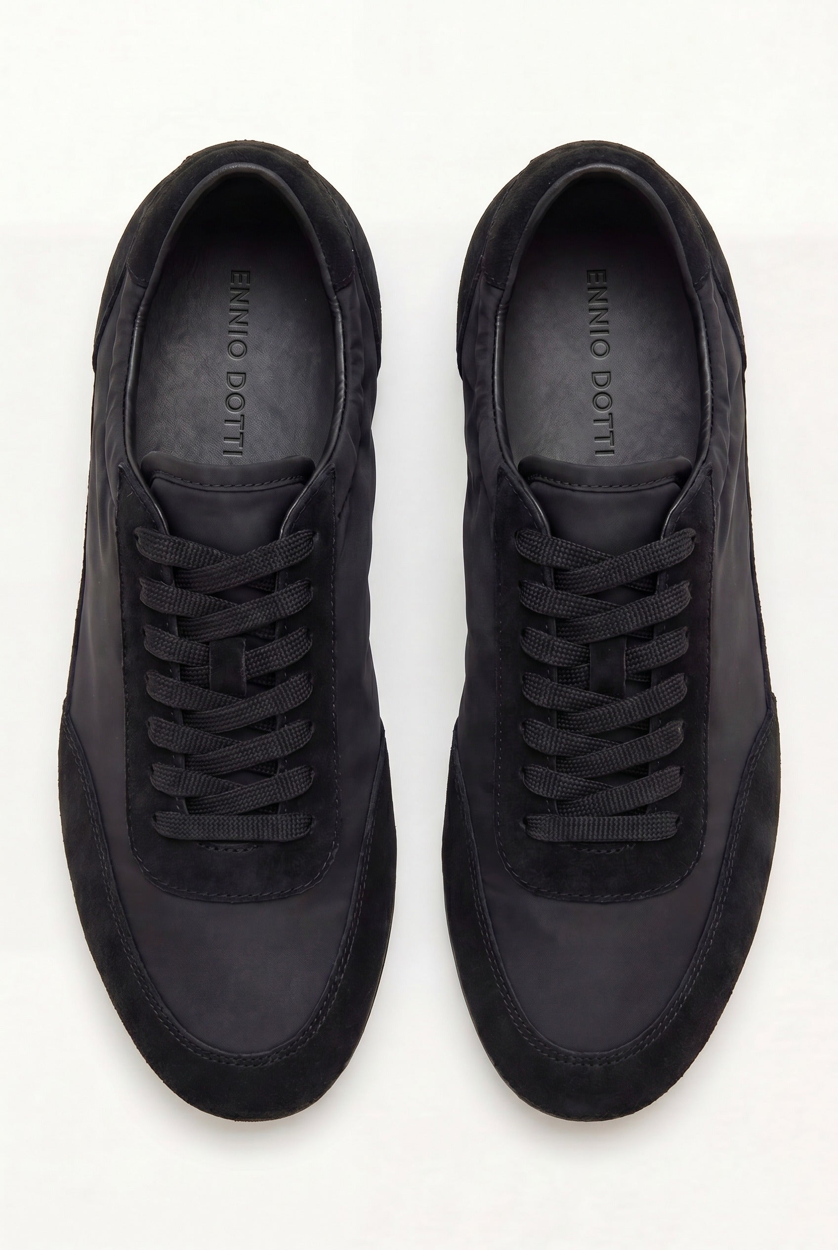 Averno Low Sneakers Black