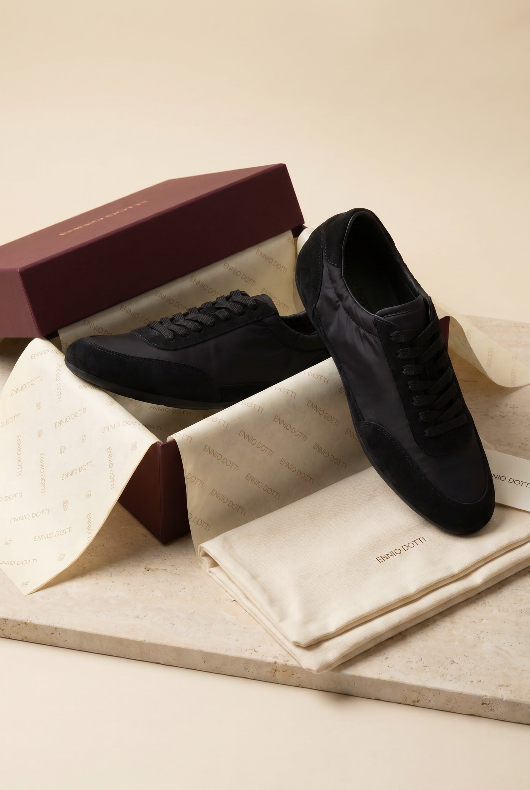 Averno Low Sneakers Black